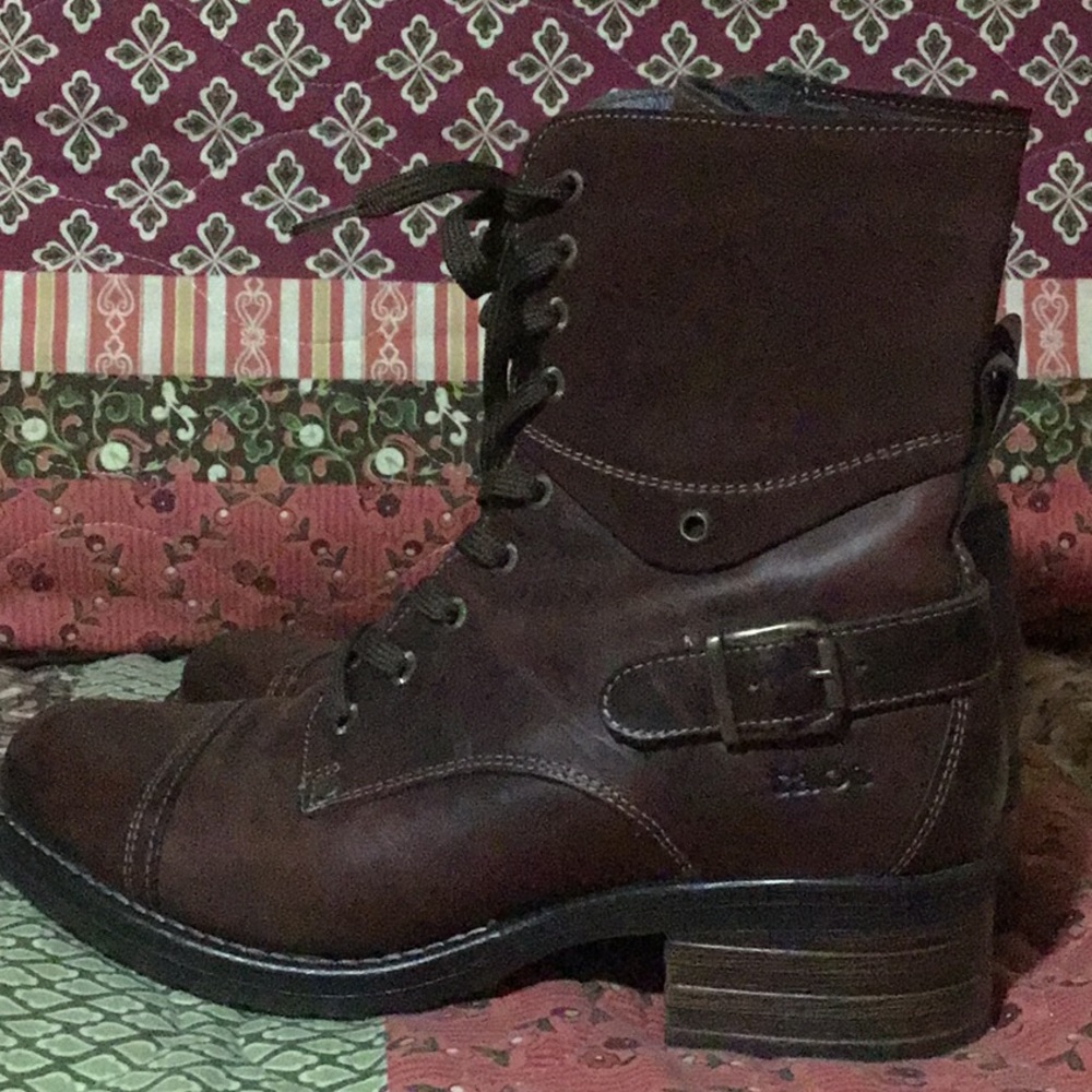 NWOT- Taos leather/suede ankle boots